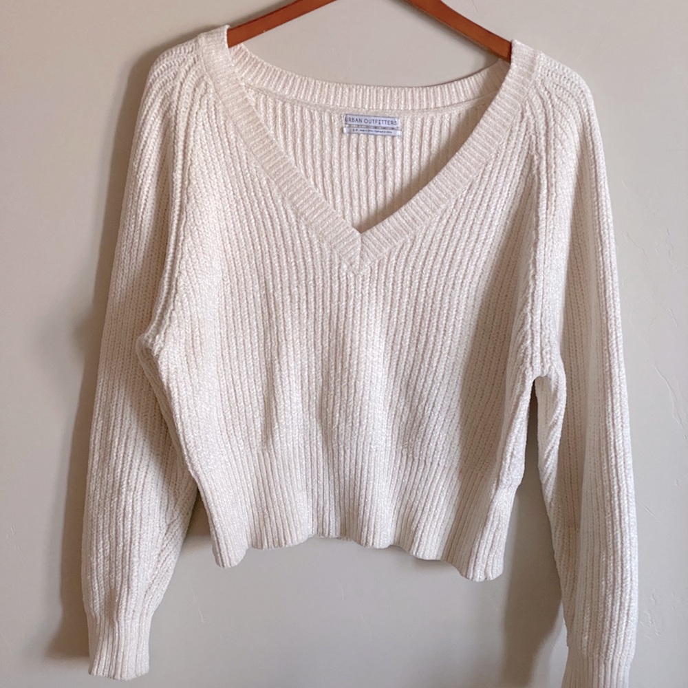 Urban Outfitters Cropped V Neck Sweater